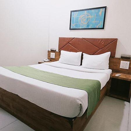 Hotel Comfort- Andheri West Bombay Eksteriør billede