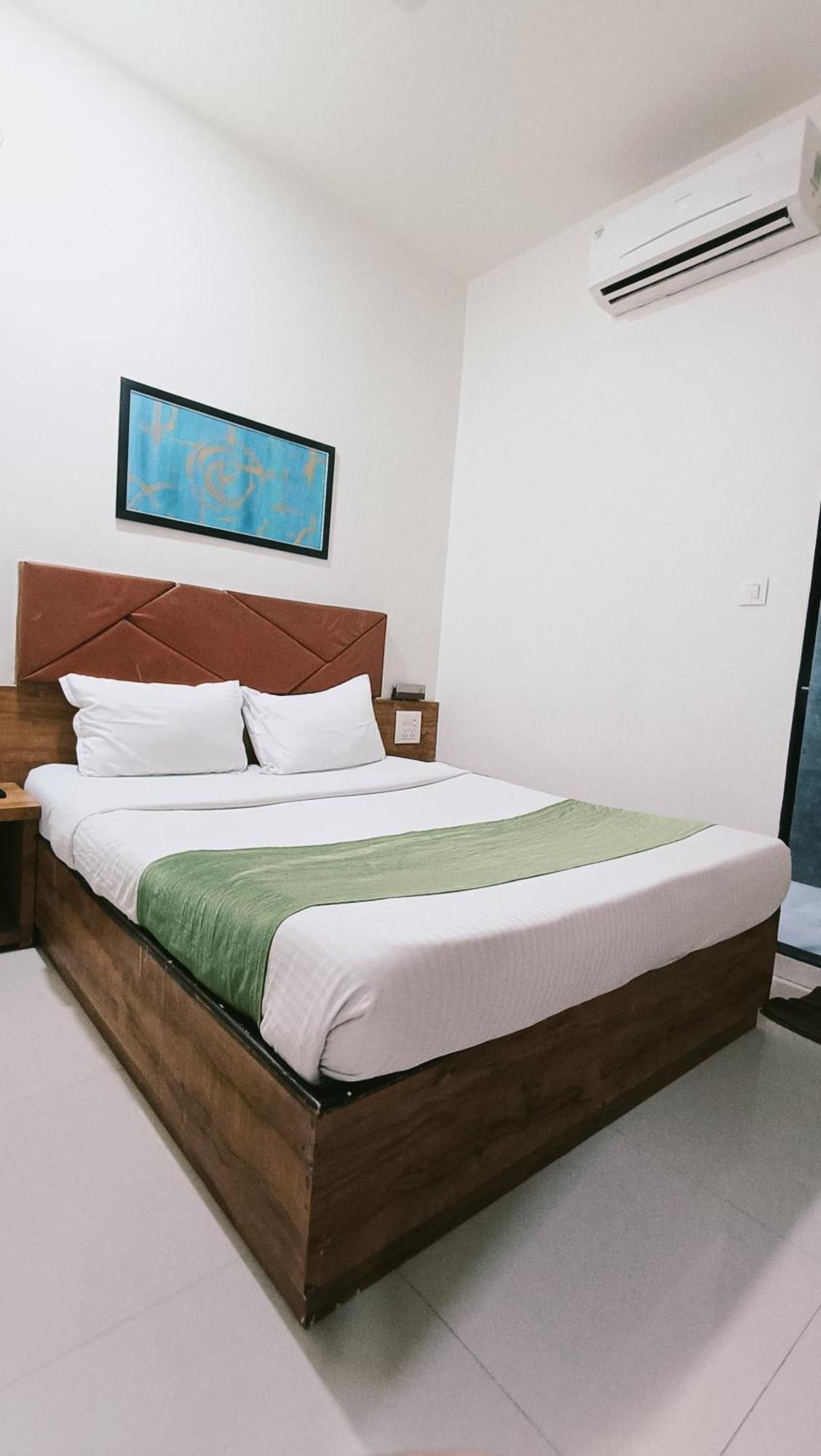 Hotel Comfort- Andheri West Bombay Eksteriør billede